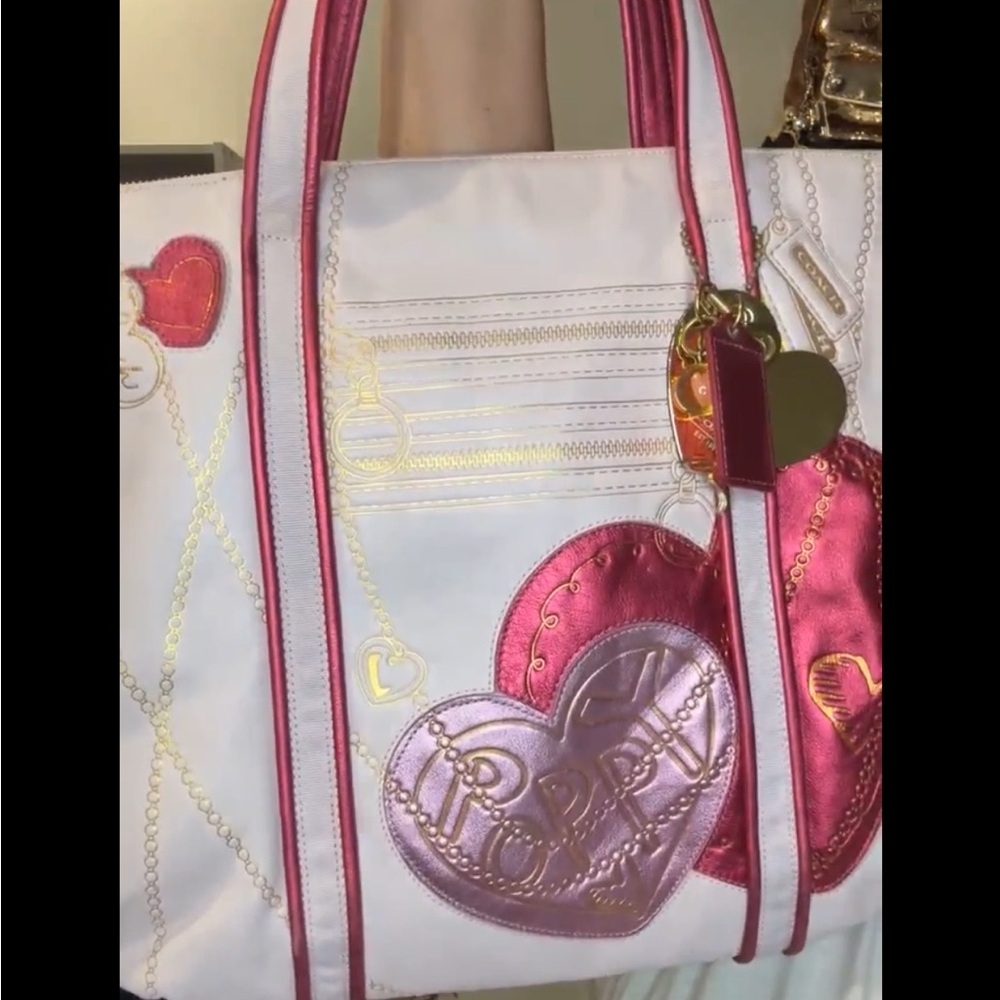 Heart-Embellished Coach Poppy White and Pink Tote Bag